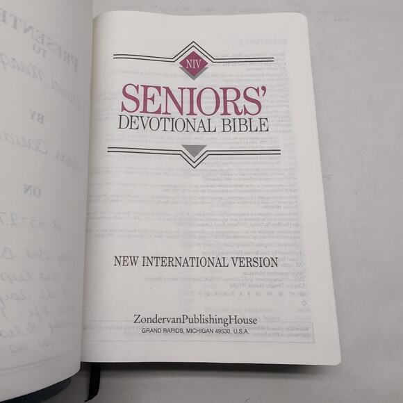 Seniors Devotional Bible NIV Zondervan Navy Bonded Leather Large Print Silver - Picture 8 of 11